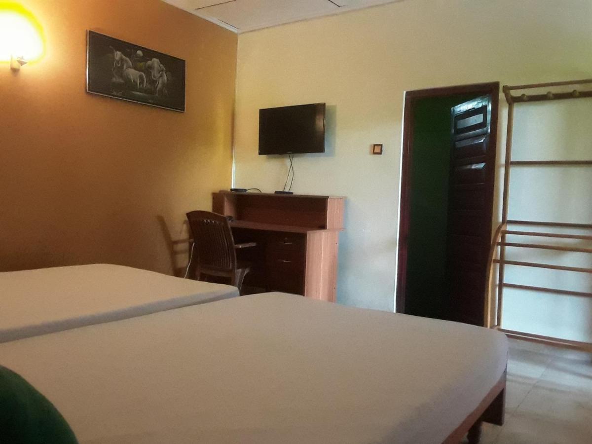 Hansika Guest Inn Buttala Luaran gambar