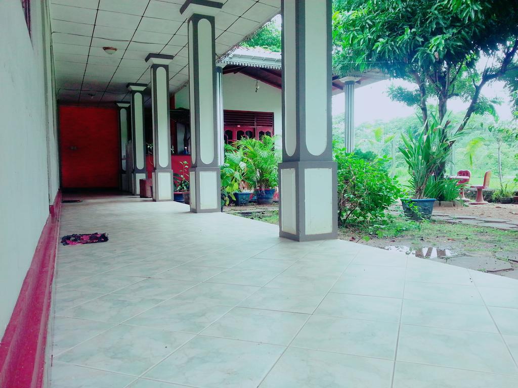 Hansika Guest Inn Buttala Luaran gambar