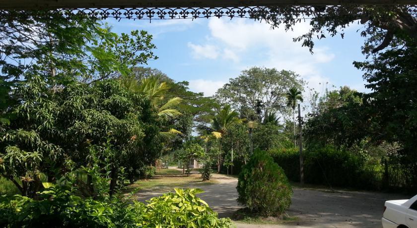 Hansika Guest Inn Buttala Luaran gambar